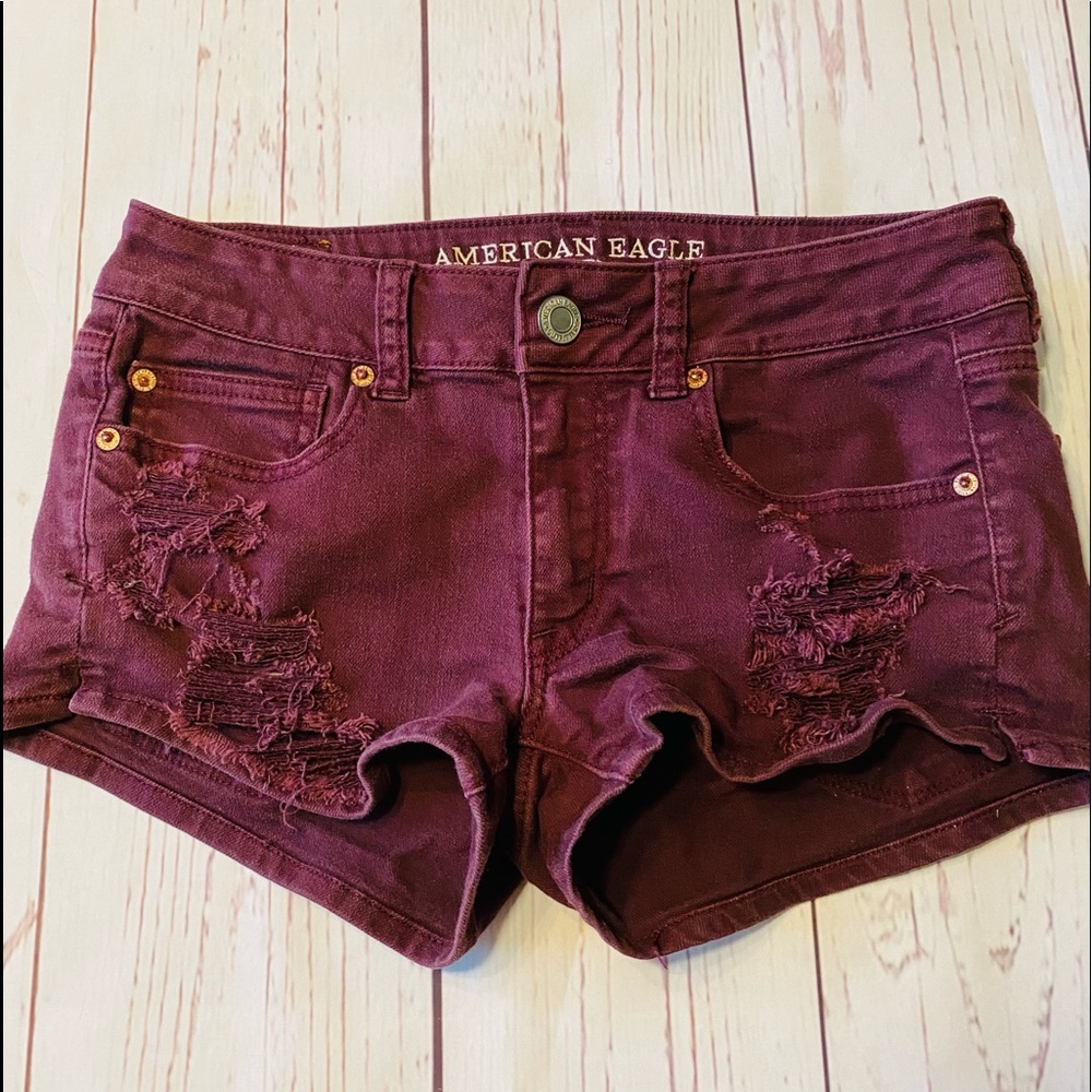 AMERICAN EAGLE maroon stretch JEAN SHORTS